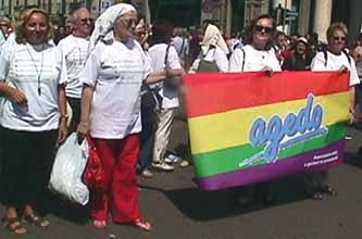 L'Agedo al Gay Pride di Milano del 2001 [Foto G. Dall'Orto]