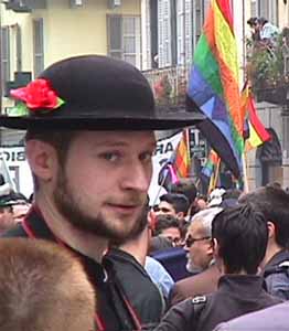 Manifestante al Gay Pride di Como - 22-5-1999 (Foto G. Dall'Orto)