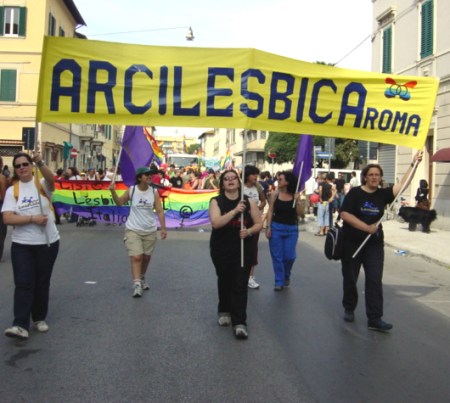 Arcilesbica - Striscione al gay pride nazionale di Grosseto, 2004