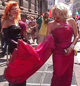 Marilyn rediviva - Milano, Gay pride 2001 (foto G. Dall'Orto)