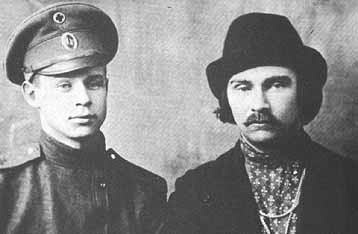 Sergei Esenin e Nikolai Kljuev durante la prima guerra mondiale.