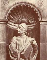 Il busto di Andrea Ferrucci eretto a Ficino dai fiorentini nella loro cattedrale.