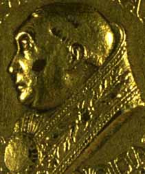 Papa Sisto IV ritratto in una medaglia dorata