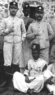 Carabinieri e zaptié ad Asmara (Eritrea) nel 1890
