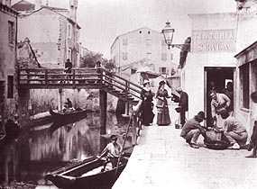 Un quartiere popolare di Venezia, 1900 ca. - Foto Naya