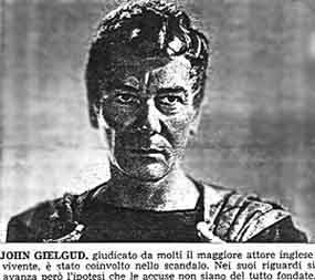 Sir John Gielgud. Illustrazione originale che accompagnava il presente articolo. Gielgud fu condannato, ma la sua carriera non fu compromessa.