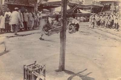 Esecuzione capitale per decapitazione in Cina, 1890.