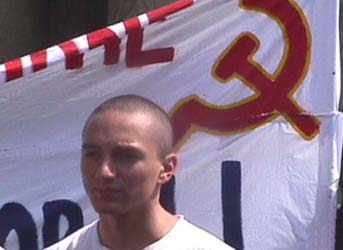 Ragazzo dei Centri Sociali alla manifestazione (foto G. Dall'Orto).