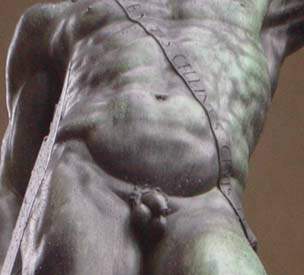 La firma di Cellini sul torso del Perseo. (Foto G. Dall'Orto).