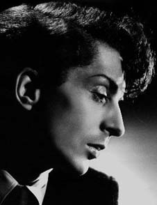 Quentin Crisp nel 1941, fotografato da Angus McBean