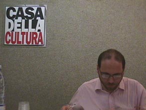 Dall'Orto ''se la tira'' a una conferenza alla ''Casa della cultura'' di Milano.