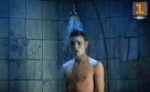 Un'immagine dal video ''Kukla''.
