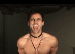 Il vampiro mostra i suoi denti...