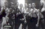 I malavitosi col coltello in mano in ''Mon lgionnairer'' (prima versione)