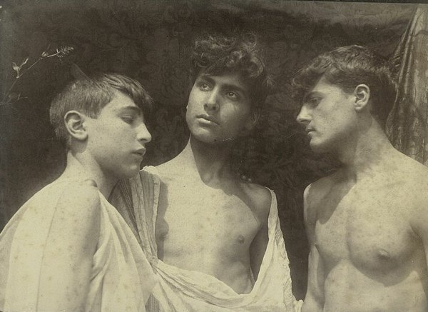 Plueschow, Triplo ritratto di ragazzi