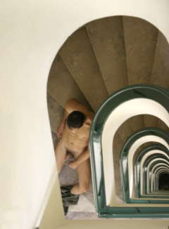 ''Sulle scale''. Foto di Giovanni Dall'Orto