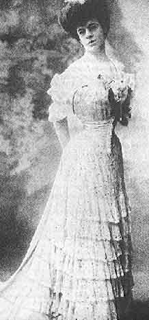 Travestito brasiliano di fine Ottocento - Foto edita sullo Jahrbuch di Magnus Hirschfeld (da ''Race d'Ep'', p. 84).