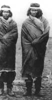 Indios Tehuelches (''Indios pampas'') in una foto ottocentesca.